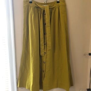 Midi Madewell linen skirt.